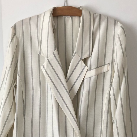 White and Blue Blazer - Picture 4 of 6